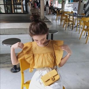 Cute yellow top